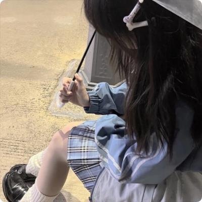 卷发苏海报